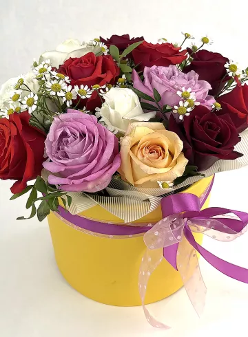 Цветы в коробке &laquo;Фиалка&raquo; от интернет-магазина цветов в 