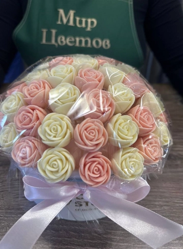 Моно букет «Шоколадные розы» от интернет-магазина цветов в 