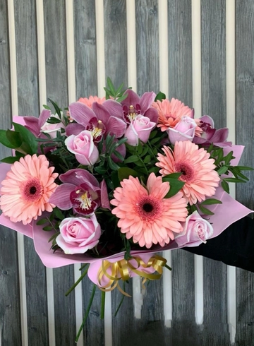 Сборный букет «Орхидея» от интернет-магазина цветов в 