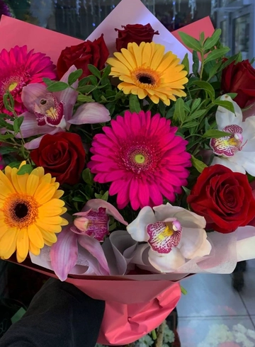 Сборный букет «Бабл гам» от интернет-магазина цветов в 