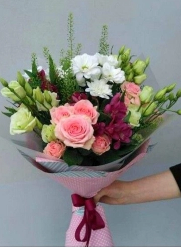 Сборный букет «Мадам бомбастик» от интернет-магазина цветов в 