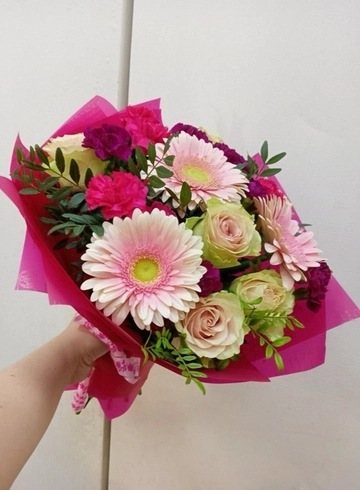 Сборный букет «Сердце купидона» от интернет-магазина цветов в 