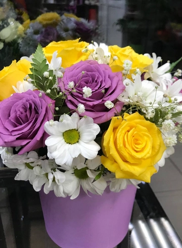 Композиция в коробке «Коктейль» от интернет-магазина цветов в 