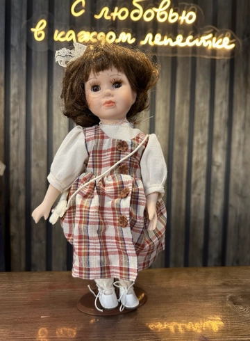 Кукла фарфор «Аленка» от интернет-магазина цветов в 