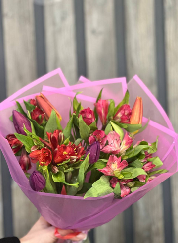 Букет с тюльпанами &laquo;Притяжение&raquo; от интернет-магазина цветов в 