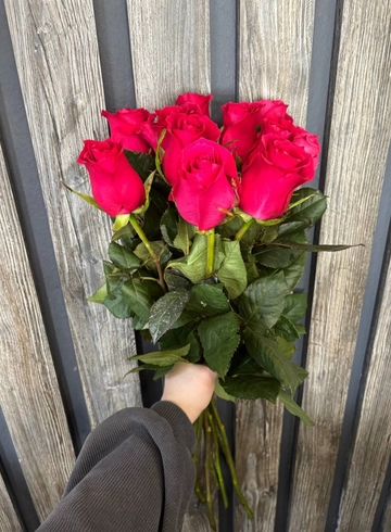 Букет из 9 красных роз от интернет-магазина цветов в 