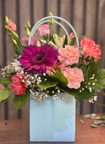 Композиция «Гербера эустома гвоздика» от интернет-магазина цветов в 