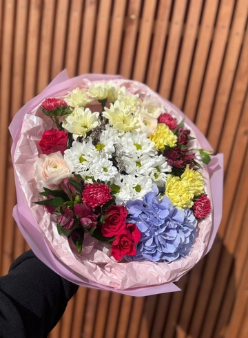 Букет с гортензией«Хризантема гортензия» от интернет-магазина цветов в 